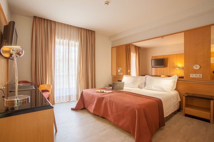 Imagen de la habitación del Hotel Silken Rona Dalba. Foto 9