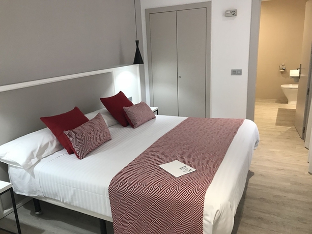 Imagen de la habitación del Hotel Silken Rona Dalba. Foto 12