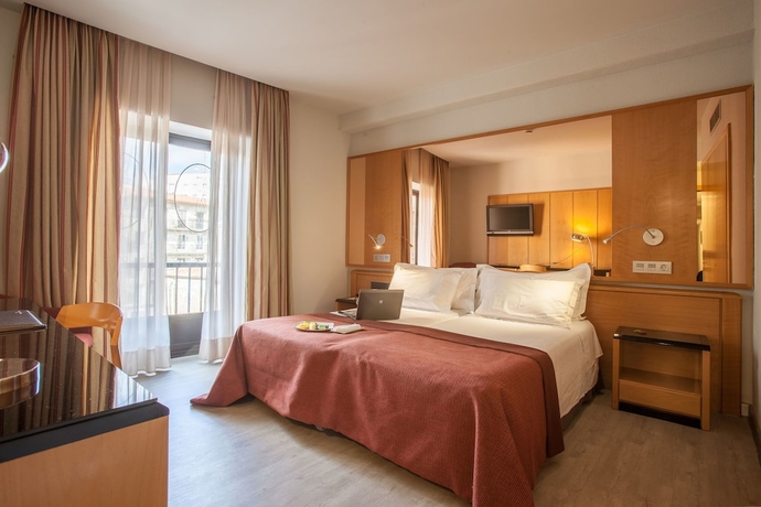 Imagen de la habitación del Hotel Silken Rona Dalba. Foto 13