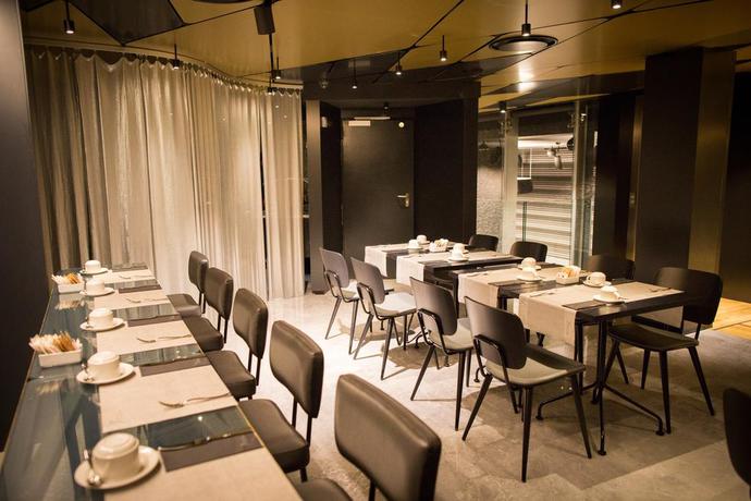 Imagen del bar/restaurante del Hotel Silken Saaj Las Palmas. Foto 2