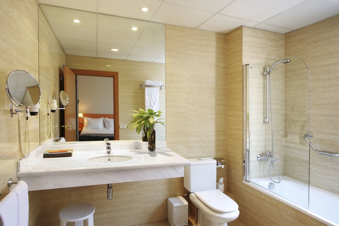 Imagen de la habitación del Hotel Silken Sant Gervasi. Foto 13