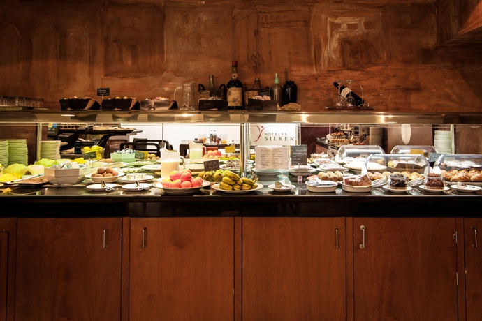 Imagen del bar/restaurante del Hotel Silken Sant Gervasi. Foto 2