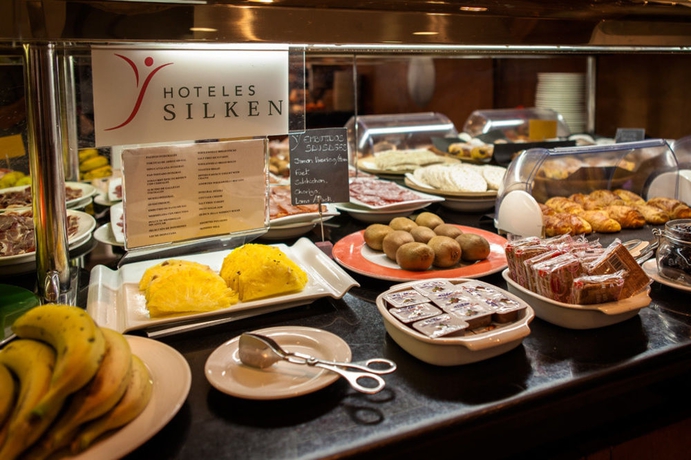 Imagen del bar/restaurante del Hotel Silken Sant Gervasi. Foto 3