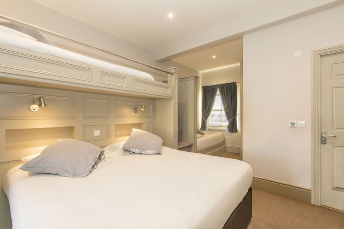 Imagen de la habitación del Hotel Silken Thomas. Foto 6