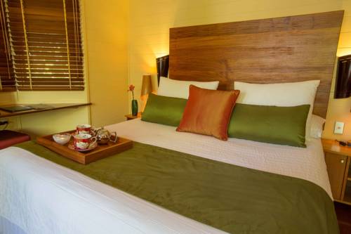 Imagen de la habitación del Hotel Silky Oaks Lodge. Foto 3