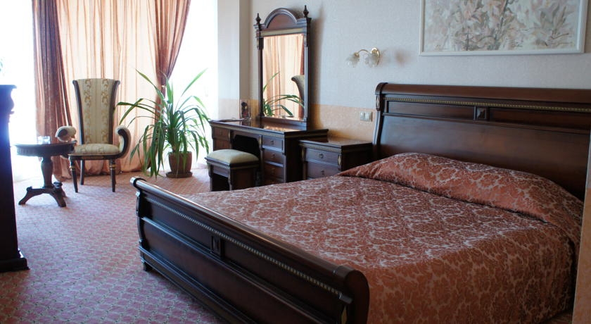 Imagen de la habitación del Hotel Silky Way. Foto 8