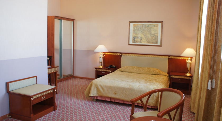 Imagen de la habitación del Hotel Silky Way. Foto 9
