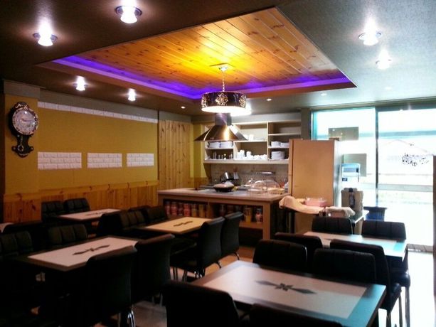 Imagen de los exteriores del Hotel Silla Family. Foto 8