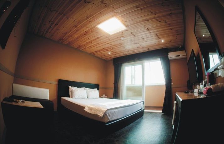 Imagen de los exteriores del Hotel Silla Family. Foto 9
