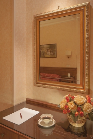 Imagen de la habitación del Hotel Silla, Roma. Foto 6
