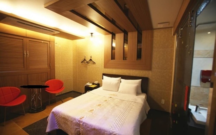 Imagen de la habitación del Hotel Sillim Nice Time. Foto 17