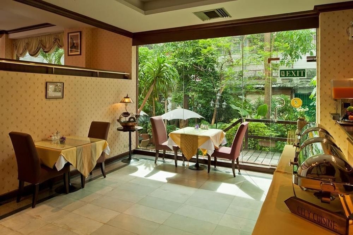 Imagen del bar/restaurante del Hotel Silom City. Foto 8