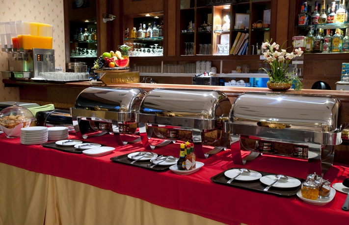 Imagen del bar/restaurante del Hotel Silom City. Foto 9