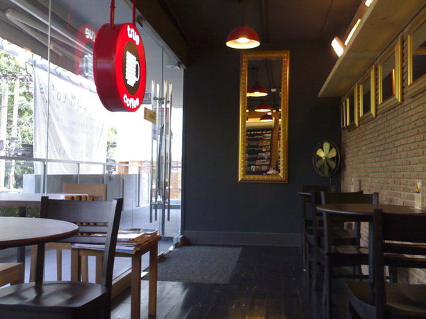 Imagen de los exteriores del Hotel Silom Lofts. Foto 11