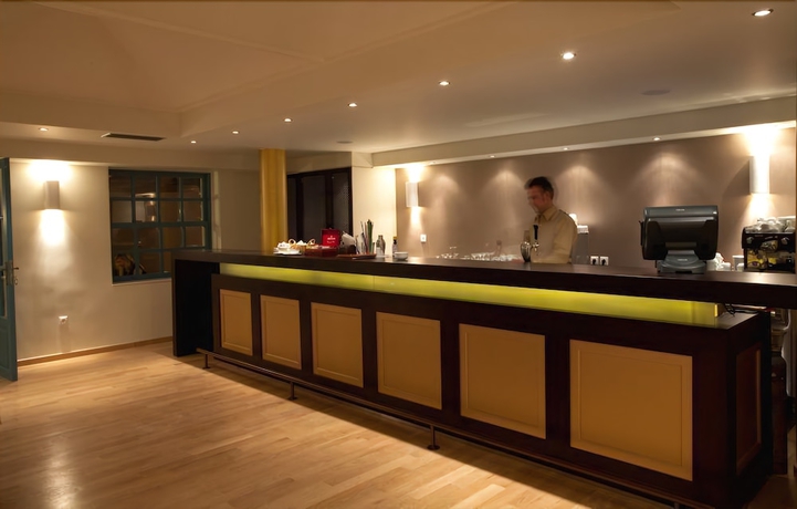 Imagen de los interiores del Hotel Silva Beach. Foto 19