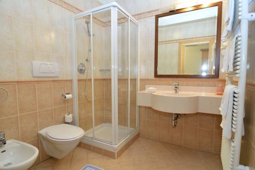 Imagen de la habitación del Hotel Silvana. Foto 16