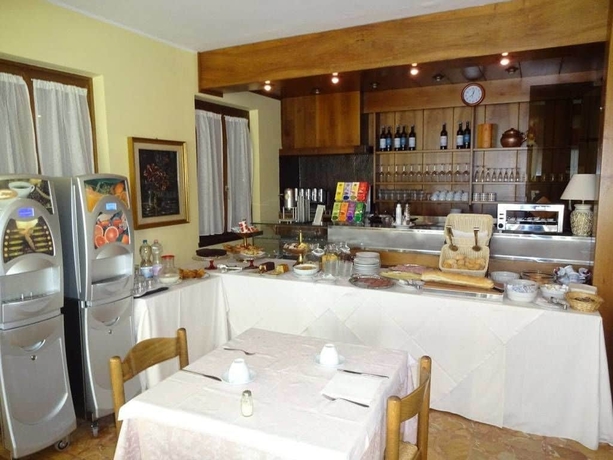 Imagen del bar/restaurante del Hotel Silvana Garn&igrave;. Foto 4