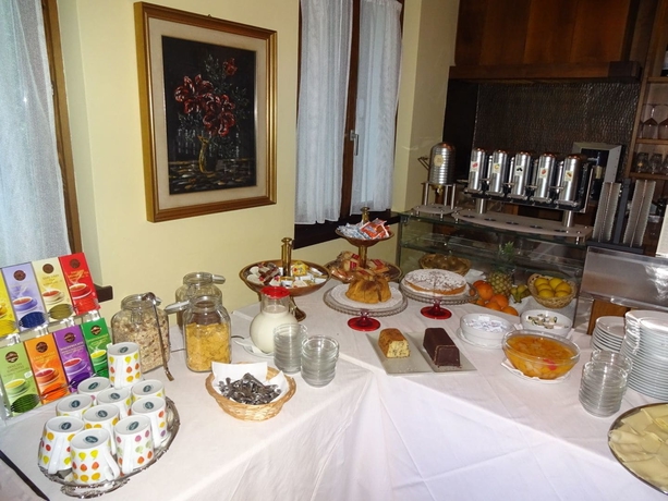 Imagen del bar/restaurante del Hotel Silvana Garn&igrave;. Foto 5