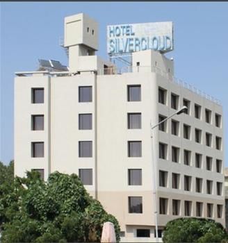 Imagen de la habitación del Hotel Silver Cloud and Banquets Ahmedabad. Foto 2