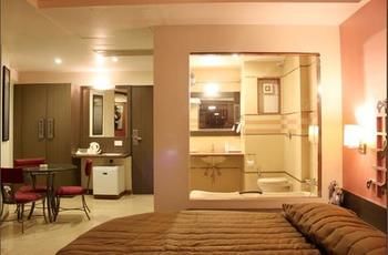Imagen de los interiores del Hotel Silver Cloud and Banquets Ahmedabad. Foto 13