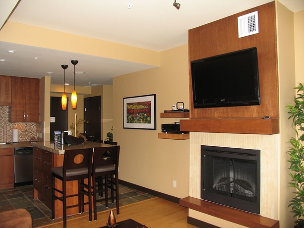 Imagen de la habitación del Hotel Silver Creek Lodge, Canmore. Foto 9