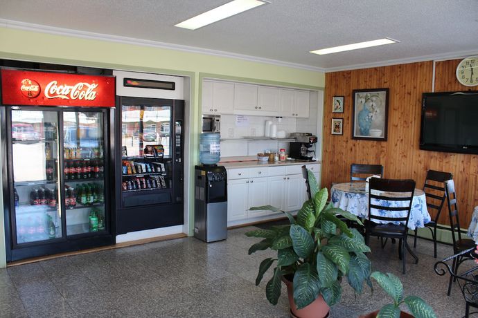Imagen del bar/restaurante del Hotel Silver Crest Lodge. Foto 2