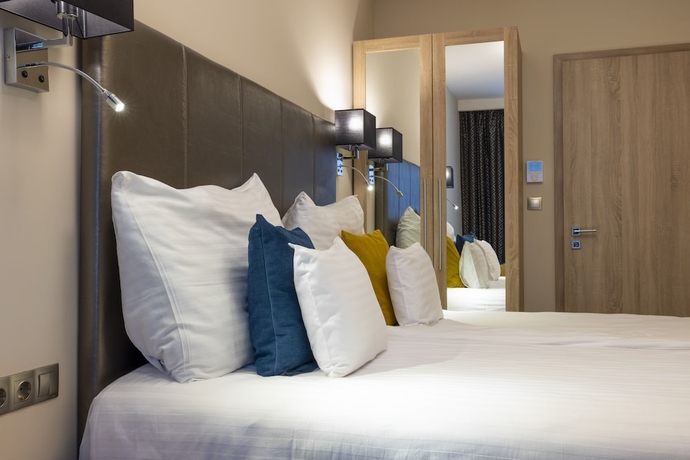 Imagen de la habitación del Hotel Silver Crown and Residence. Foto 7