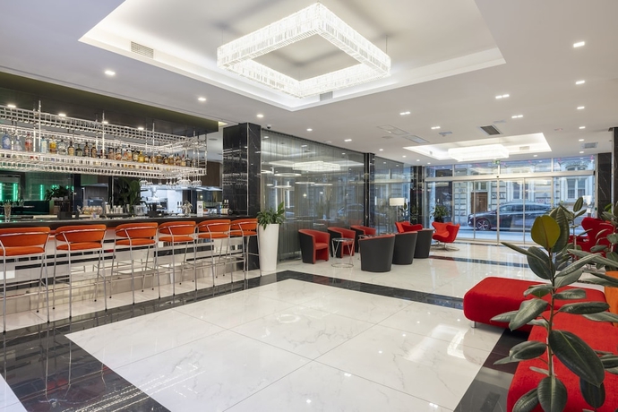 Imagen de los interiores del Hotel Silver Crown and Residence. Foto 18