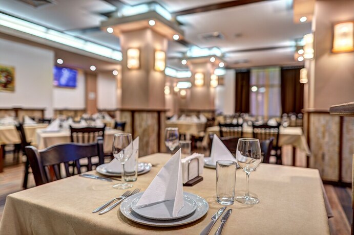 Imagen del bar/restaurante del Hotel Silver Hills, Smolyan. Foto 17