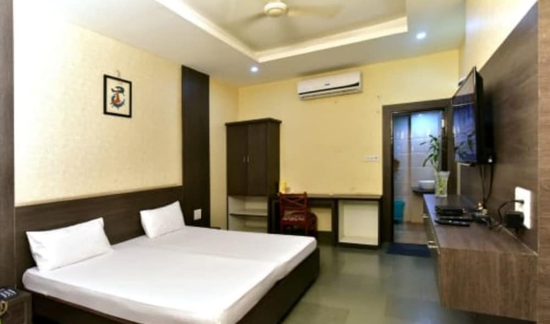 Imagen de la habitación del Hotel Silver Inn, Bhopal. Foto 8