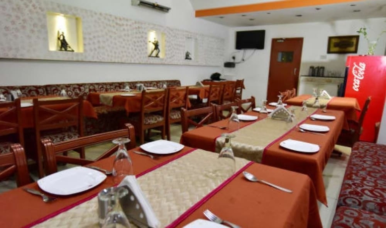 Imagen del bar/restaurante del Hotel Silver Inn, Bhopal. Foto 2