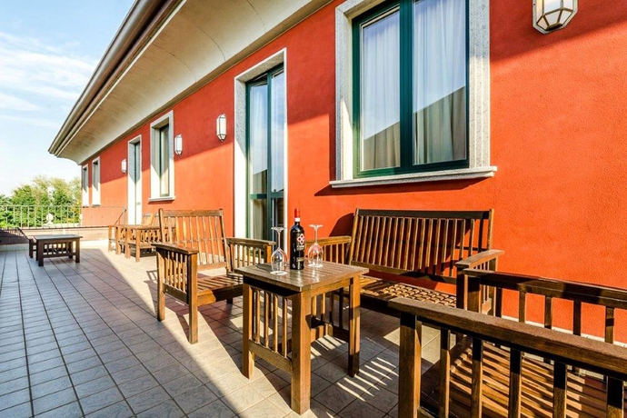 Imagen de los exteriores del Hotel Silver, Milán. Foto 14