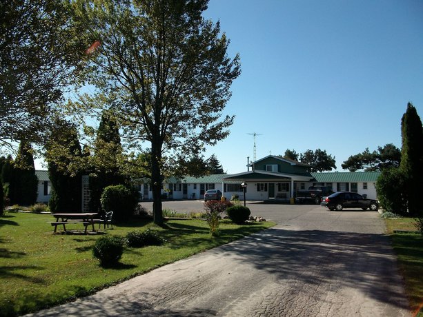 Imagen de los exteriores del Hotel Silver Motel. Foto 17