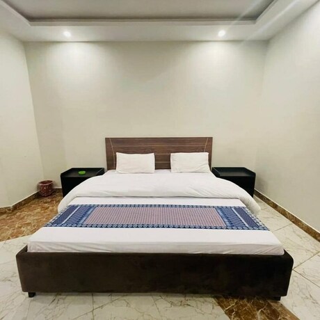 Imagen de la habitación del Hotel Silver Oaks. Foto 15