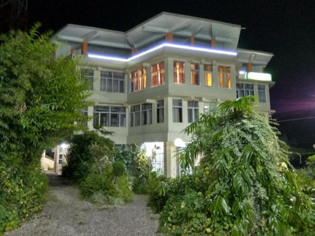 Imagen general del Hotel Silver Oaks Palampur. Foto 1