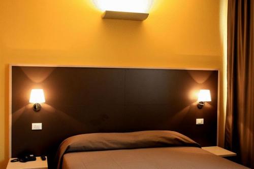 Imagen de la habitación del Hotel Silver Residence. Foto 7