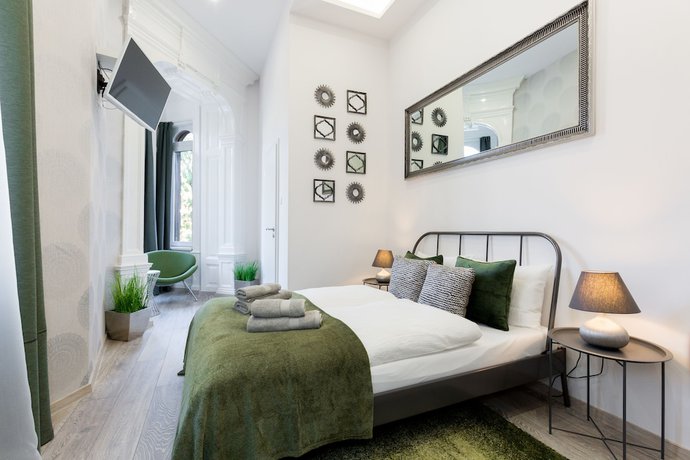 Imagen general del Hotel Silver Rooms by Staymood Holidays. Foto 1