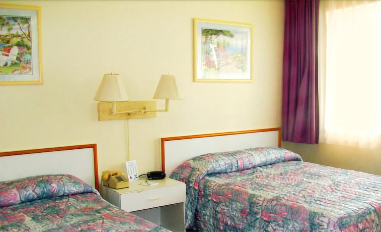 Imagen de la habitación del Hotel Silver Sands Beach Resort. Foto 5