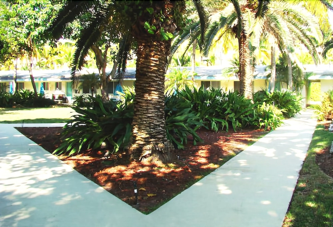 Imagen de los exteriores del Hotel Silver Sands Beach Resort. Foto 12