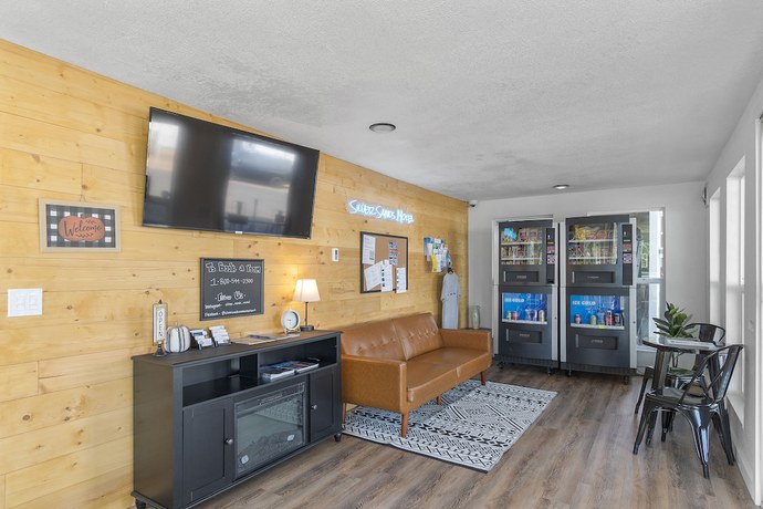 Imagen de los interiores del Hotel Silver Sands Motel. Foto 17