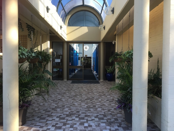 Imagen de los interiores del Hotel Silver Sands Resort. Foto 19