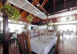Imagen del bar/restaurante del Hotel Silver Sands Resort. Foto 3