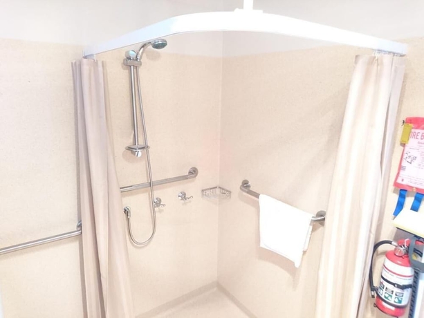 Imagen de la habitación del Hotel Silver Sands Tourist Park. Foto 10