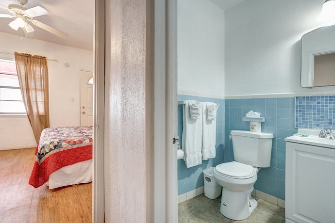 Imagen de la habitación del Hotel Silver Spray Motel. Foto 16
