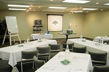 Imagen de los interiores del Hotel SilverOaks Geyserland. Foto 18