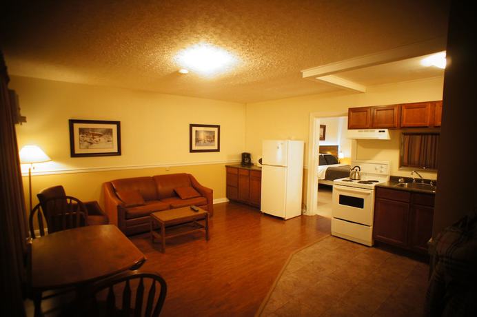 Imagen de la habitación del Hotel Silverwood Inn and Suites. Foto 10
