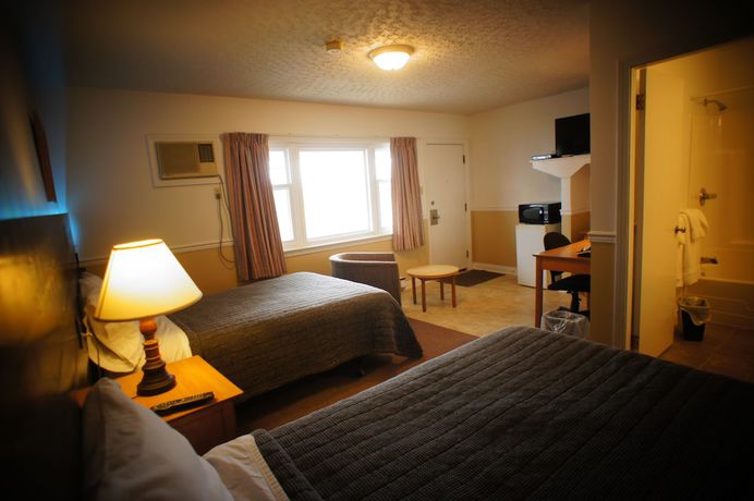 Imagen de la habitación del Hotel Silverwood Inn and Suites. Foto 11