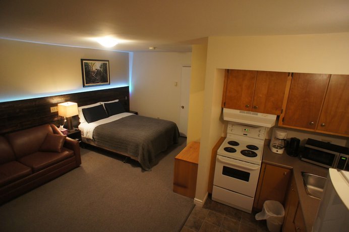 Imagen de la habitación del Hotel Silverwood Inn and Suites. Foto 12
