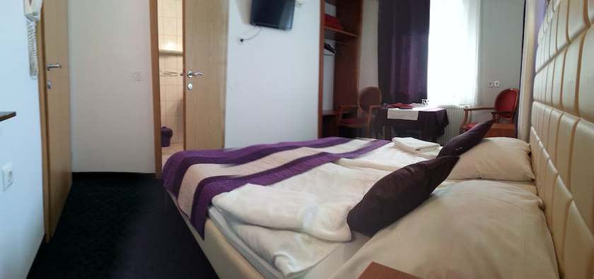 Imagen de la habitación del Hotel Silvester. Foto 11