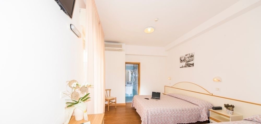 Imagen de la habitación del Hotel Silvia Misano Adriatico. Foto 8